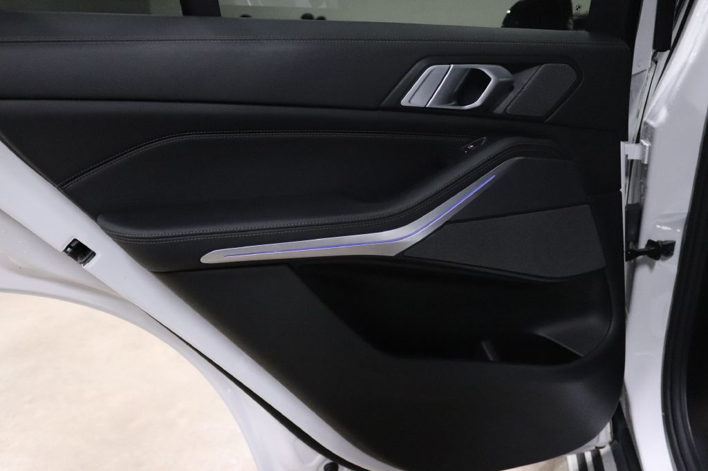2020-BMW-X5-Discovery-Auto-Center-13