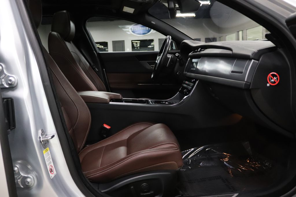 2019-Jaguar-XF-Discovery-Auto-Center-23