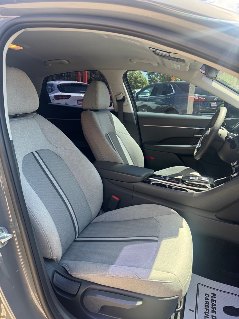 Photo 14 of this HYUNDAI SONATA