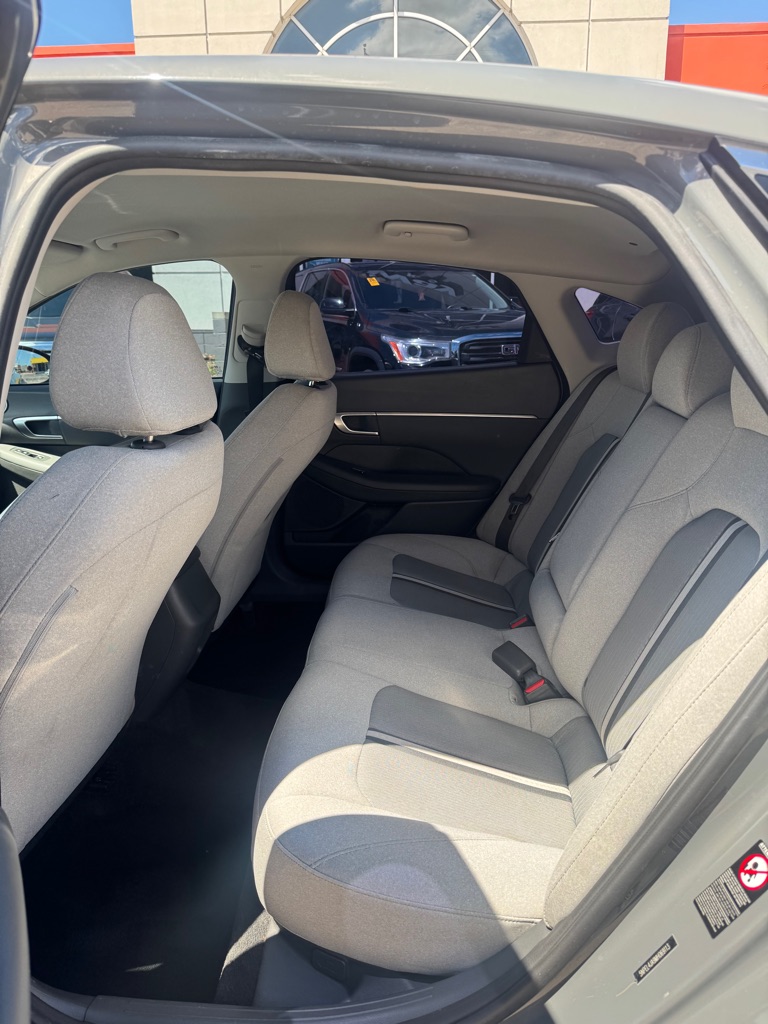 Photo 17 of this HYUNDAI SONATA