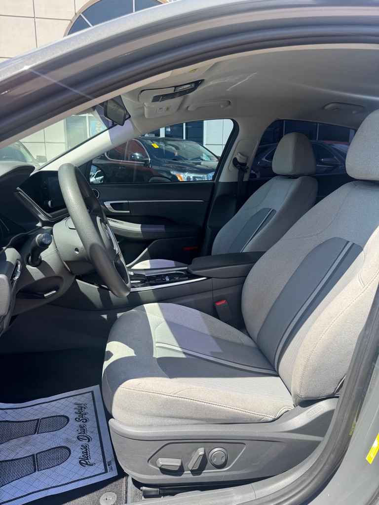 Photo 10 of this HYUNDAI SONATA