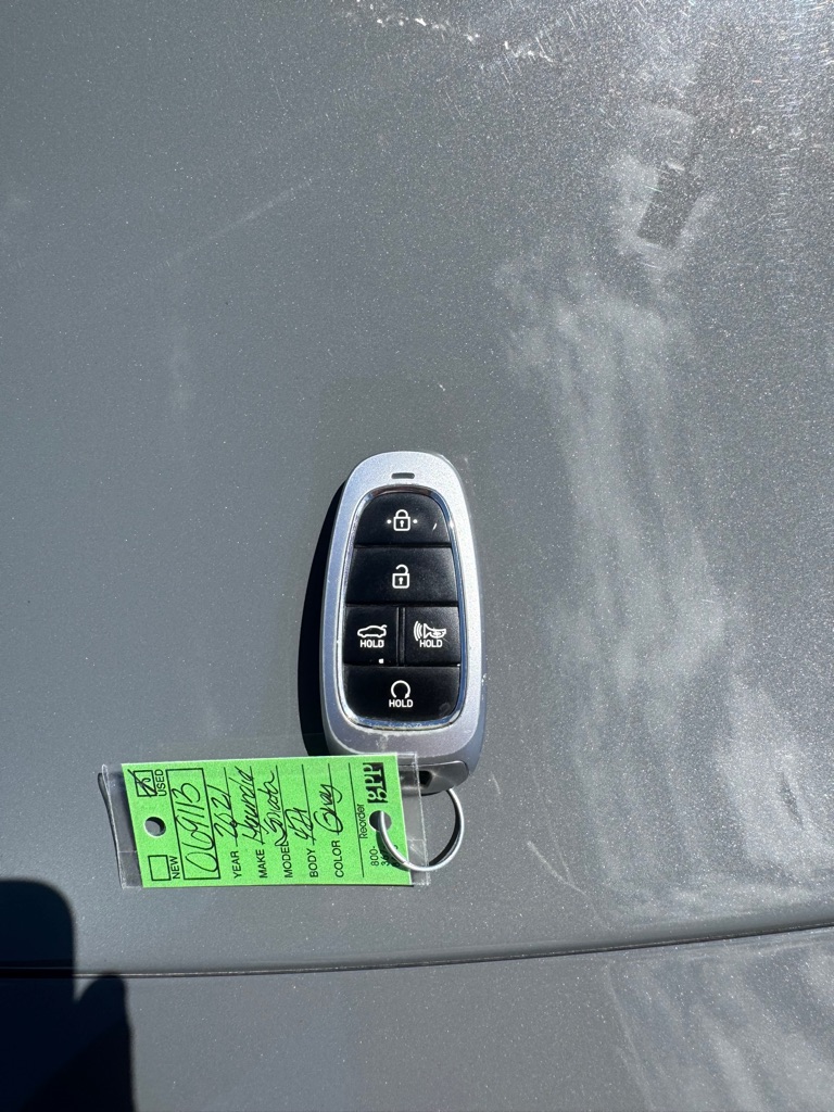 Photo 18 of this HYUNDAI SONATA