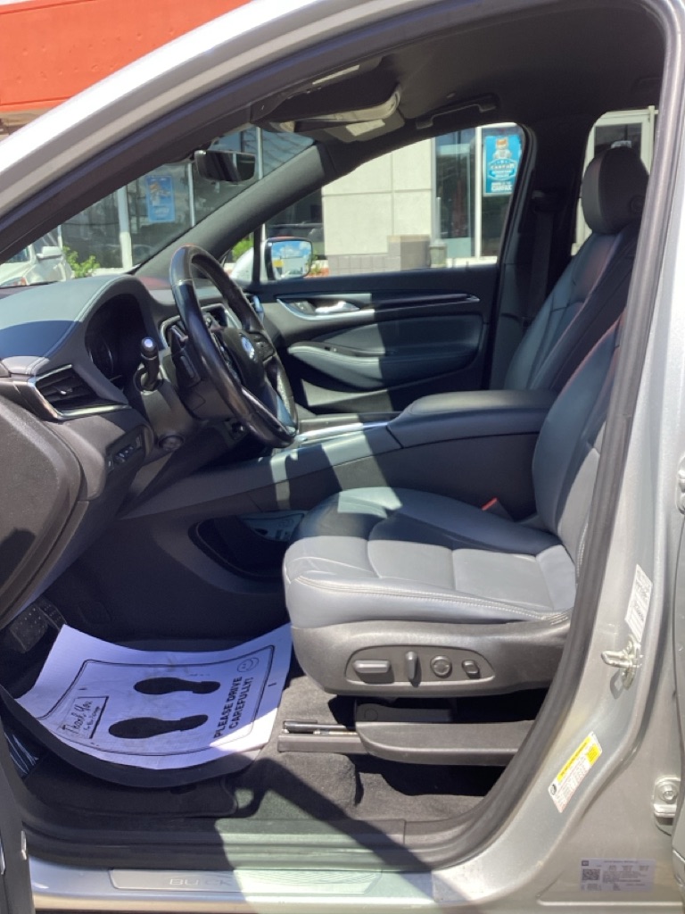 Photo 18 of this BUICK ENCLAVE
