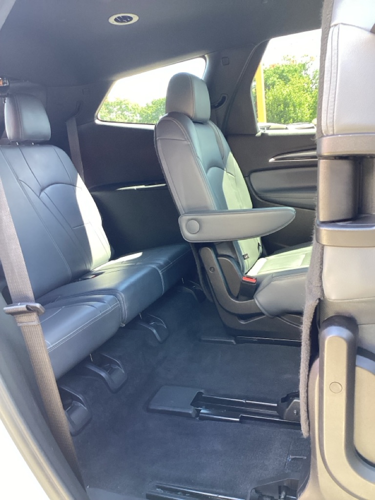 Photo 16 of this BUICK ENCLAVE