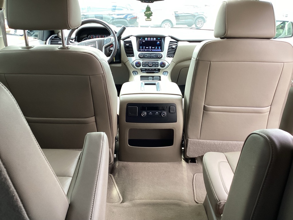 Photo 12 of this GMC YUKON