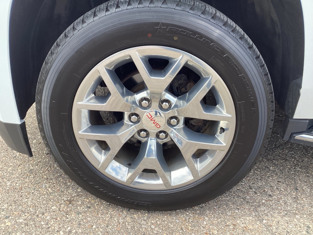 Photo 21 of this GMC YUKON