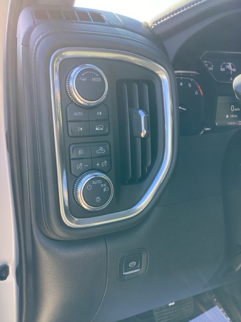 Photo 19 of this GMC SIERRA 1500