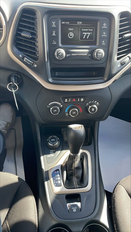 Photo 17 of this CHRYSLER PACIFICA