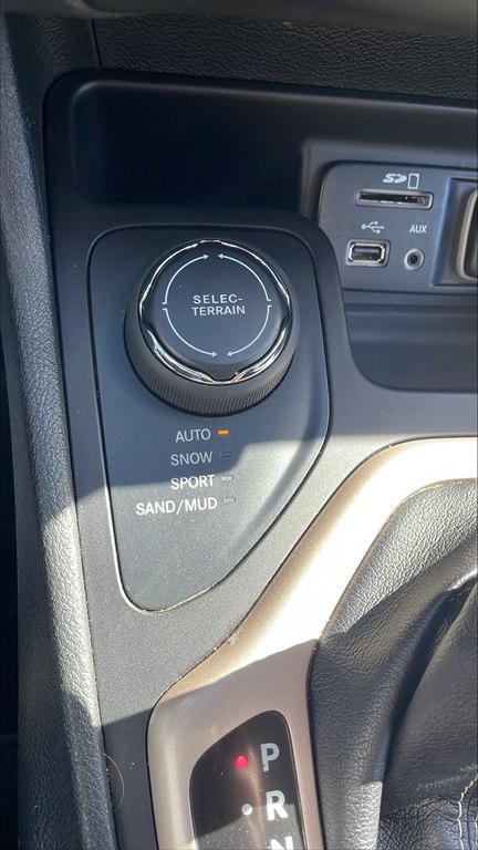 Photo 16 of this CHRYSLER PACIFICA