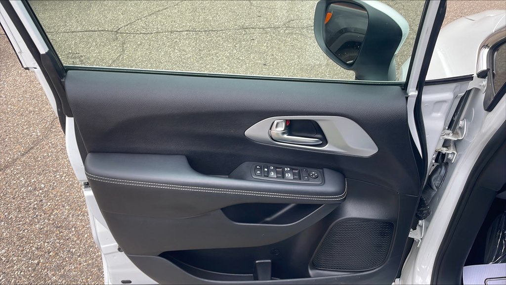 Photo 19 of this CHRYSLER PACIFICA
