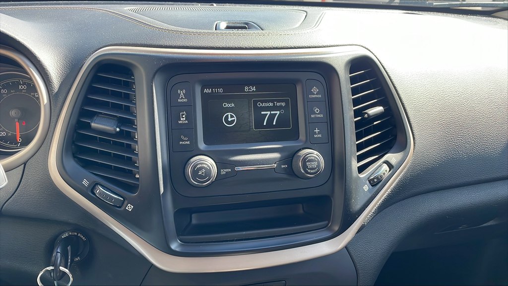 Photo 18 of this CHRYSLER PACIFICA