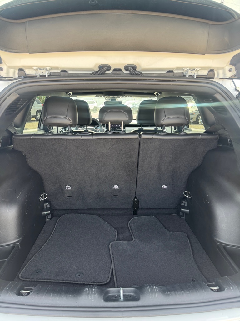 Photo 16 of this JEEP COMPASS