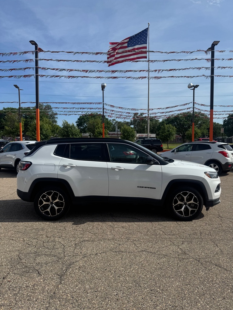 Photo 6 of this JEEP COMPASS