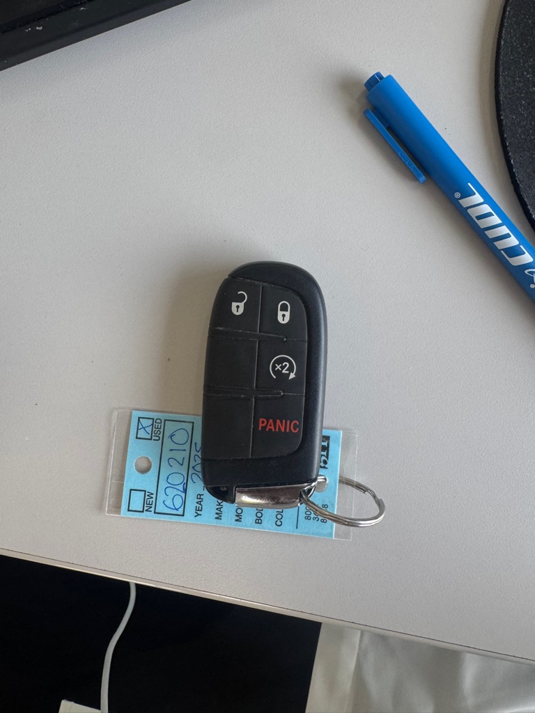 Photo 17 of this JEEP COMPASS