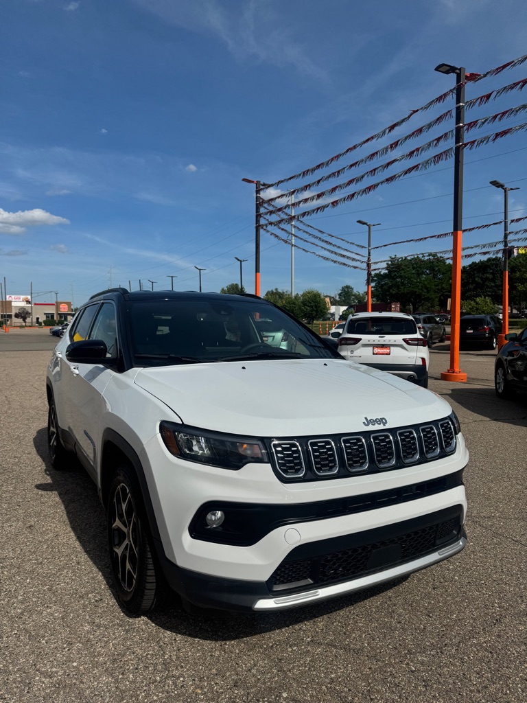 Photo 5 of this JEEP COMPASS