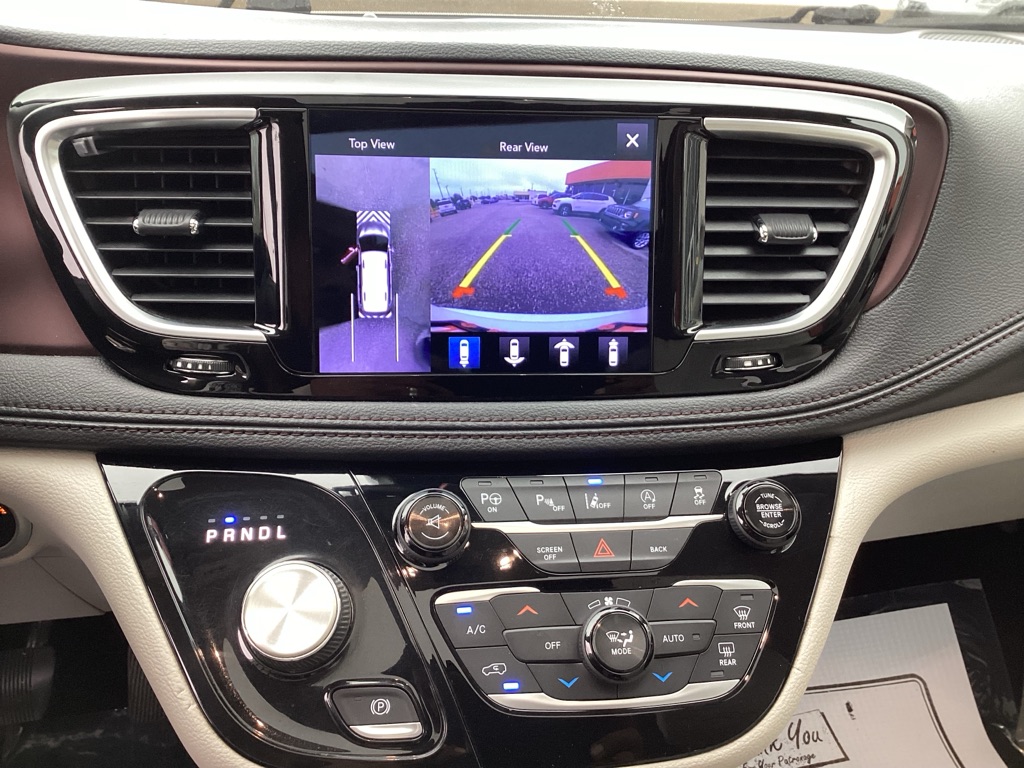 Photo 17 of this CHRYSLER PACIFICA