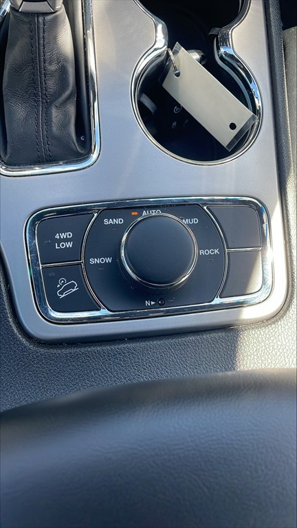 Photo 15 of this JEEP GRAND CHEROKEE