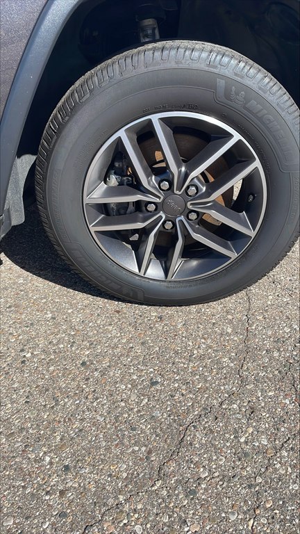 Photo 27 of this JEEP GRAND CHEROKEE
