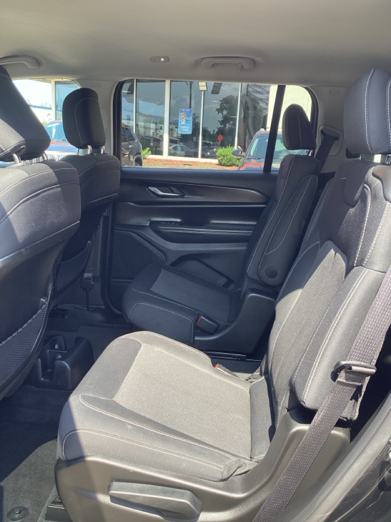 Photo 14 of this JEEP GRAND CHEROKEE