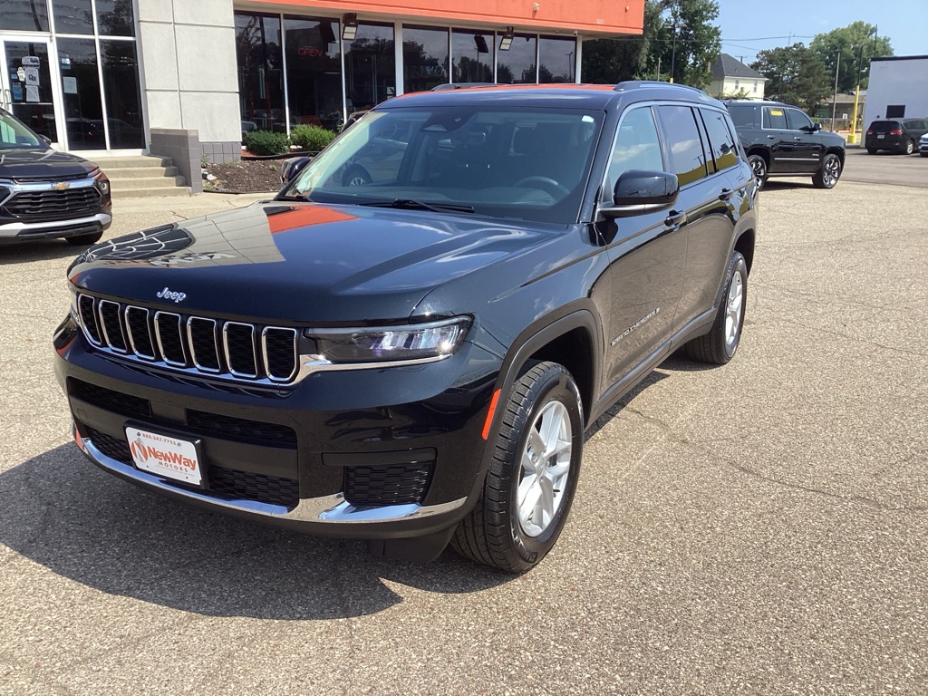 Photo 3 of this JEEP GRAND CHEROKEE