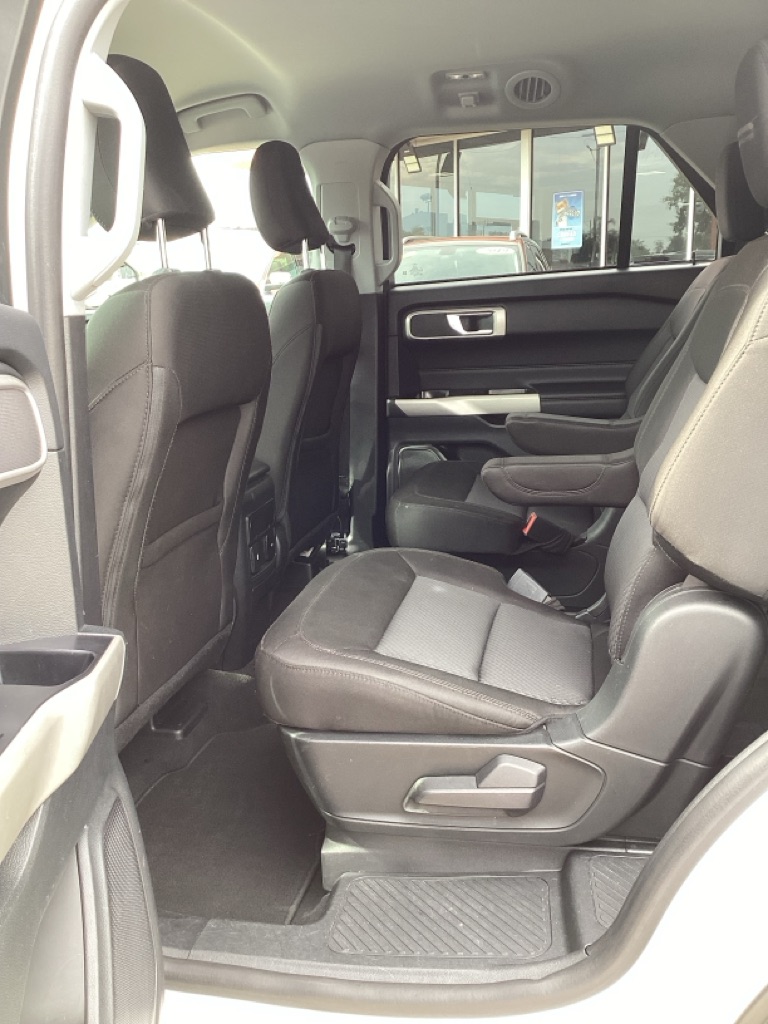 Photo 14 of this FORD EXPLORER