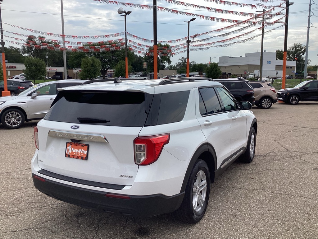 Photo 6 of this FORD EXPLORER
