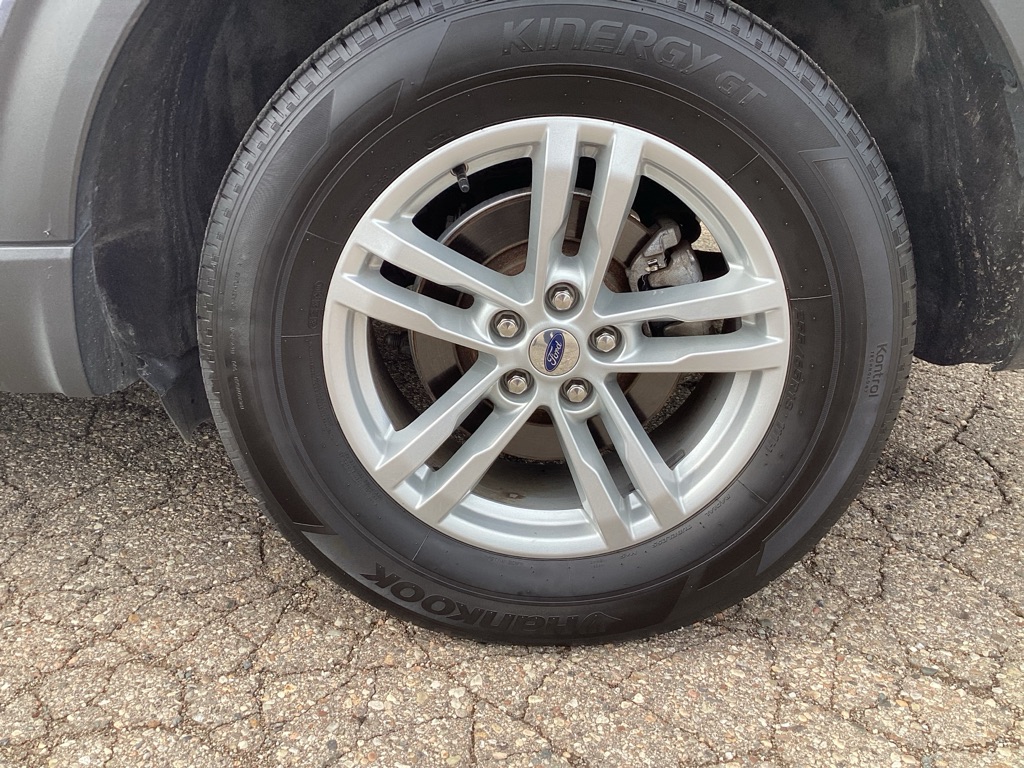 Photo 10 of this FORD EXPLORER