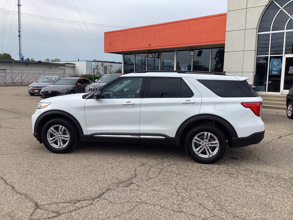 Photo 9 of this FORD EXPLORER