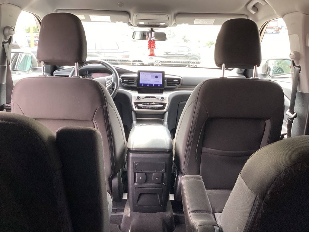 Photo 12 of this FORD EXPLORER