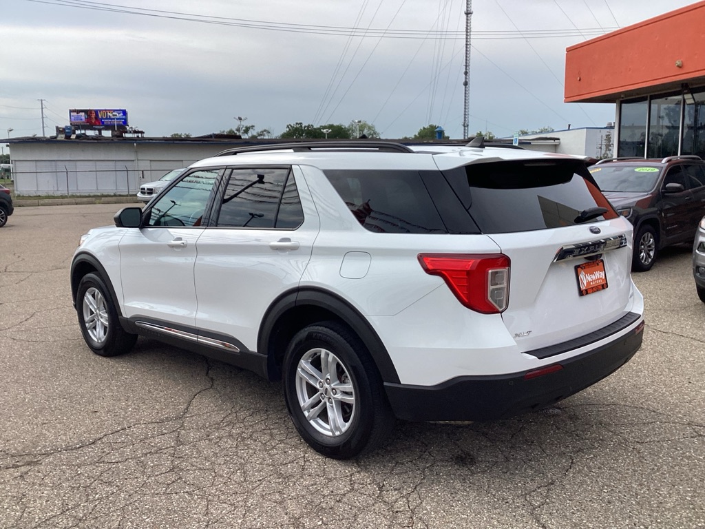 Photo 8 of this FORD EXPLORER