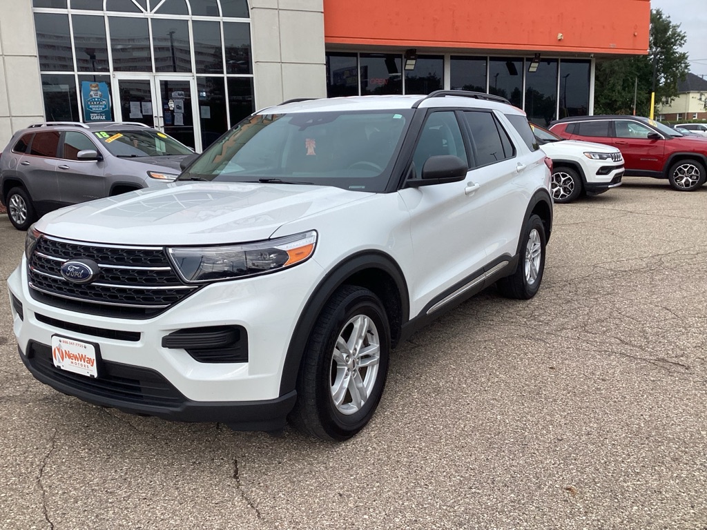 Photo 2 of this FORD EXPLORER