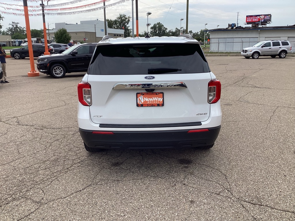 Photo 7 of this FORD EXPLORER