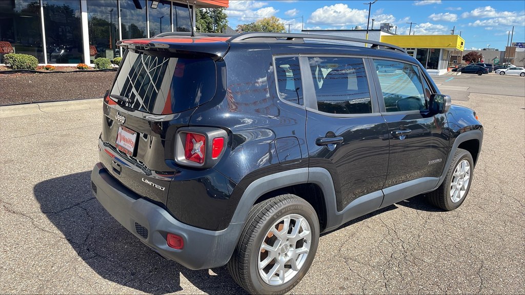 Photo 5 of this JEEP RENEGADE