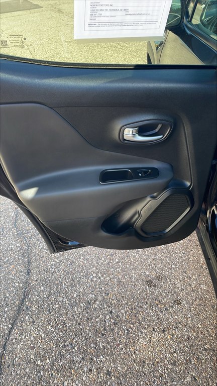 Photo 26 of this JEEP RENEGADE