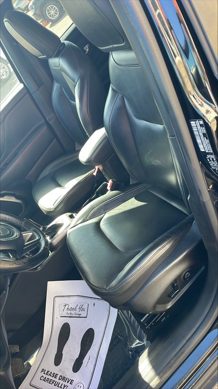 Photo 20 of this JEEP RENEGADE