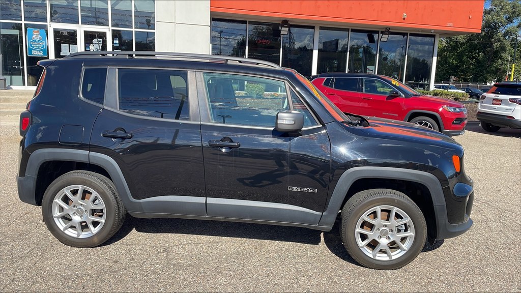 Photo 3 of this JEEP RENEGADE