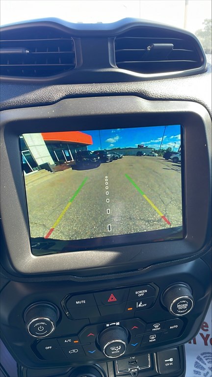 Photo 14 of this JEEP RENEGADE