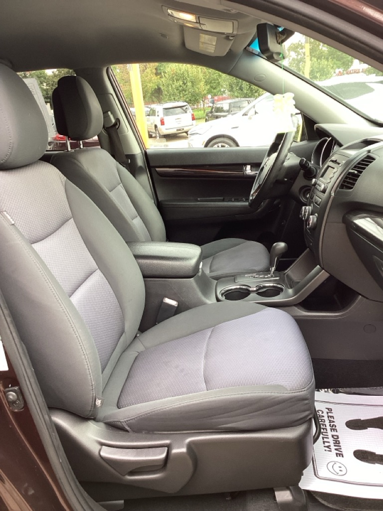 Photo 12 of this KIA SORENTO