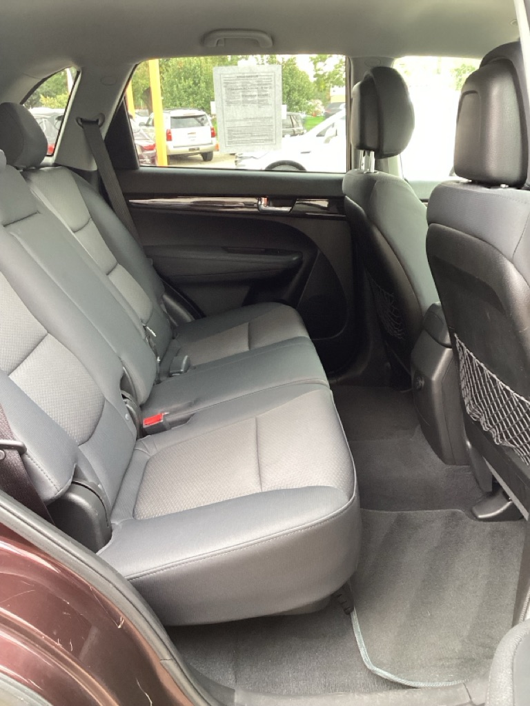 Photo 13 of this KIA SORENTO