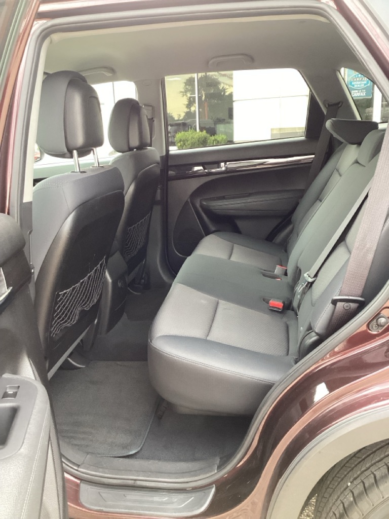 Photo 15 of this KIA SORENTO