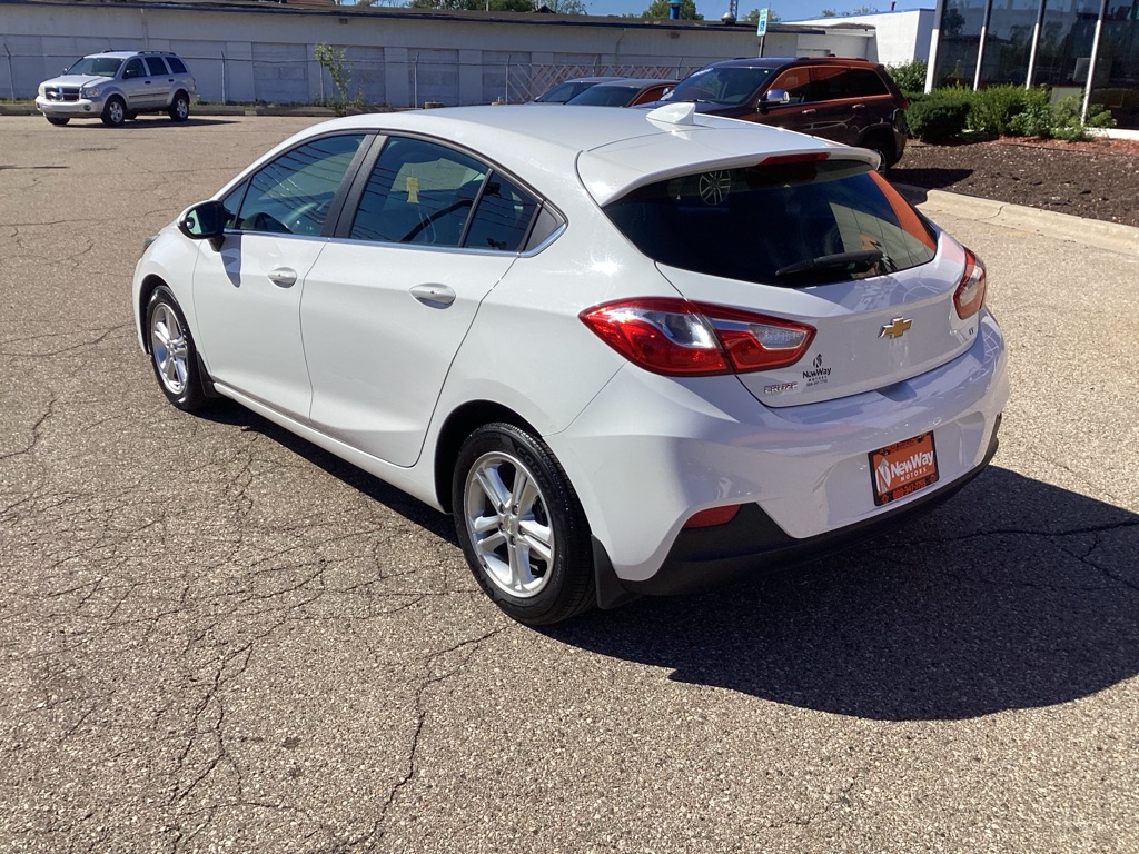 Photo 8 of this CHEVROLET CRUZE