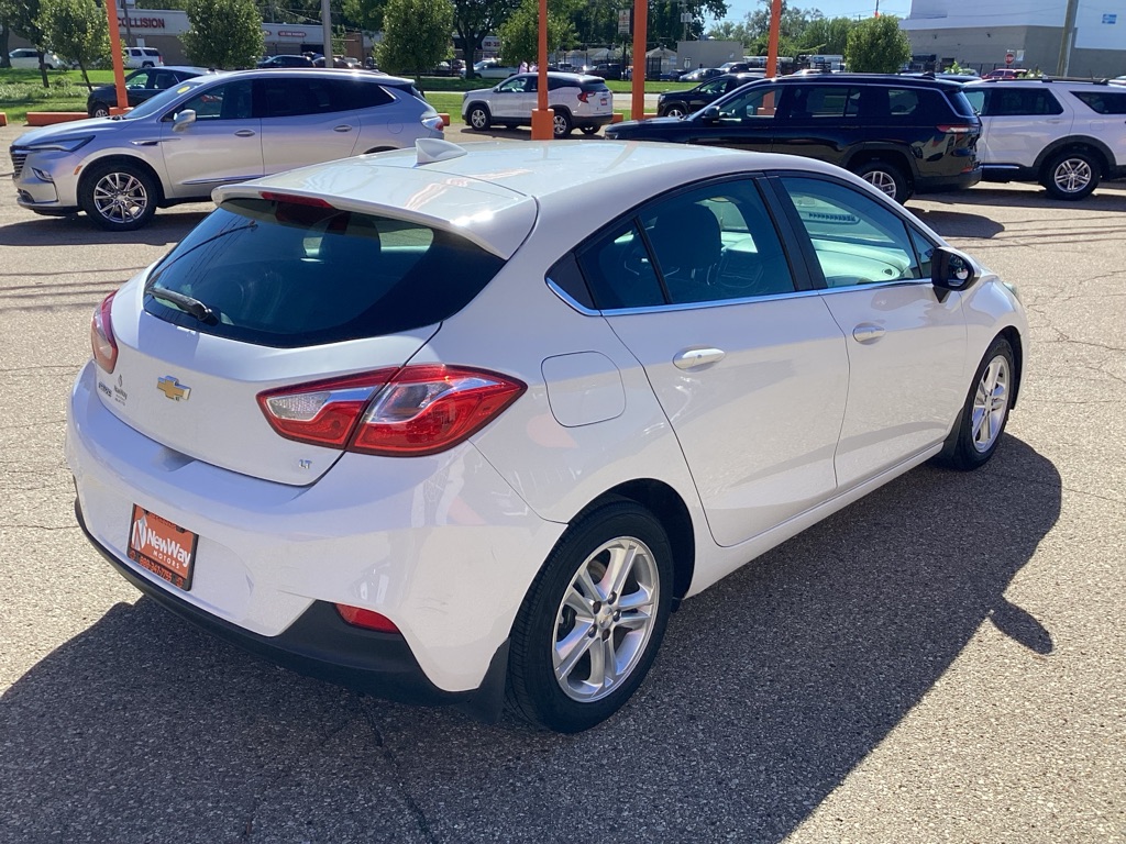 Photo 6 of this CHEVROLET CRUZE