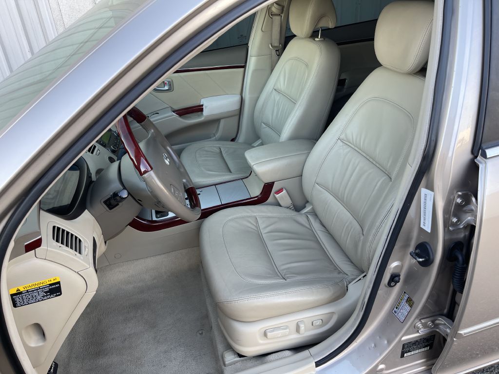 Photo 18 of this HYUNDAI AZERA