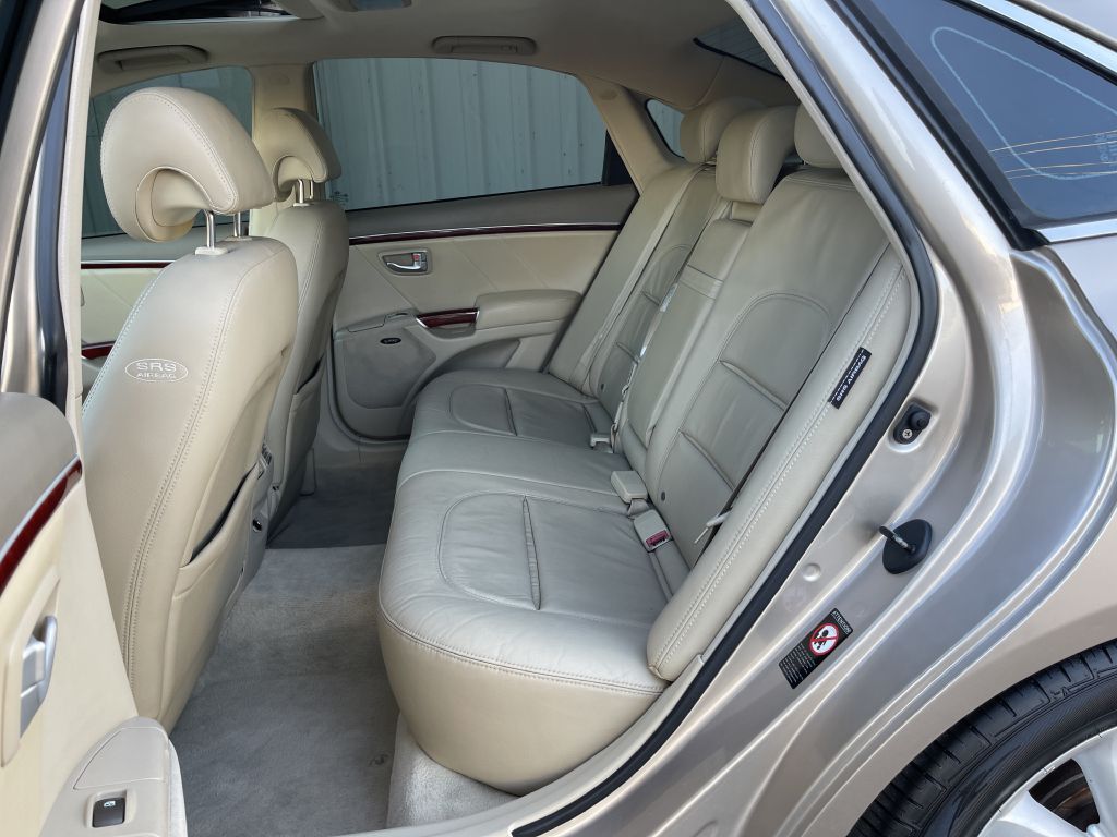 Photo 19 of this HYUNDAI AZERA