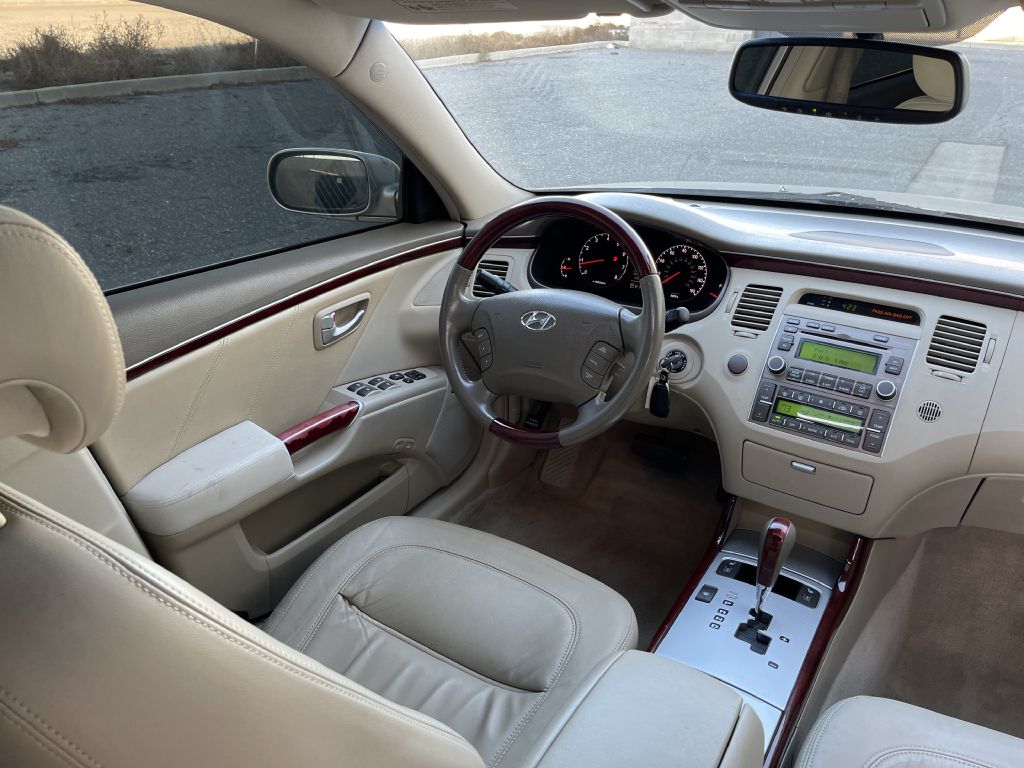 Photo 23 of this HYUNDAI AZERA