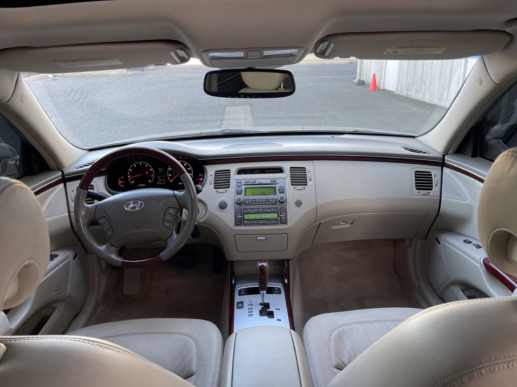 Photo 25 of this HYUNDAI AZERA