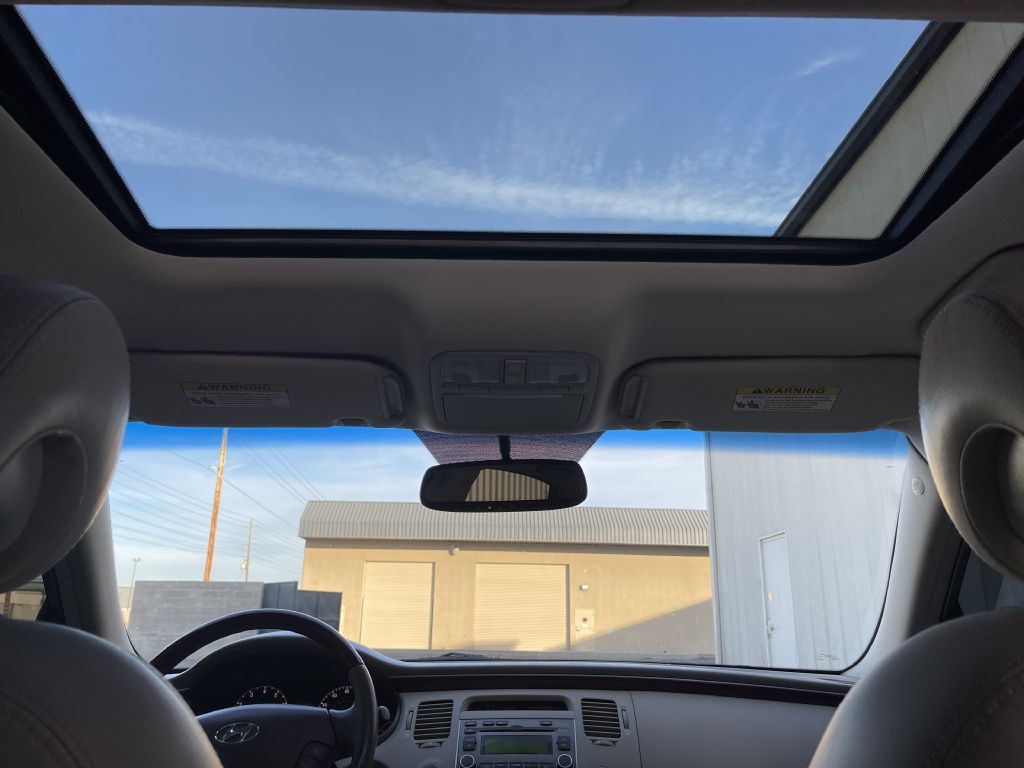 Photo 26 of this HYUNDAI AZERA