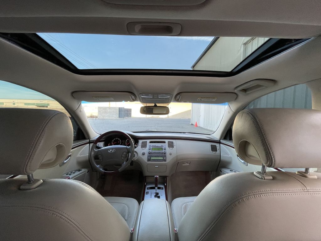 Photo 27 of this HYUNDAI AZERA