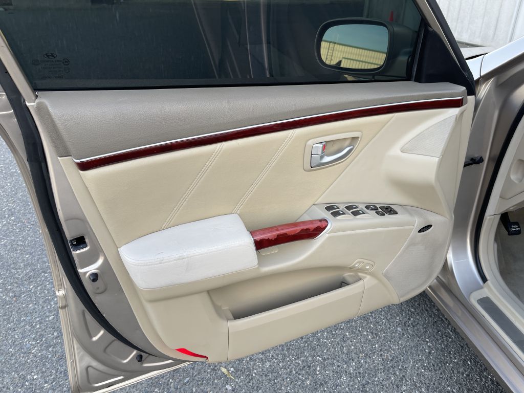 Photo 32 of this HYUNDAI AZERA