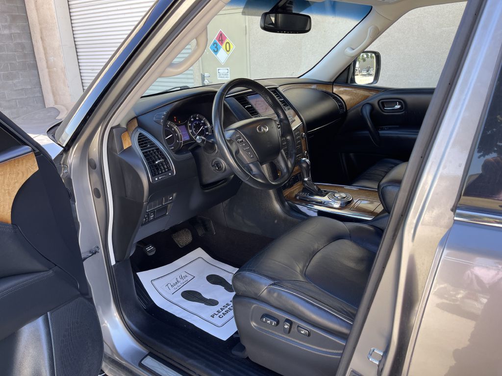 Photo 17 of this INFINITI QX56